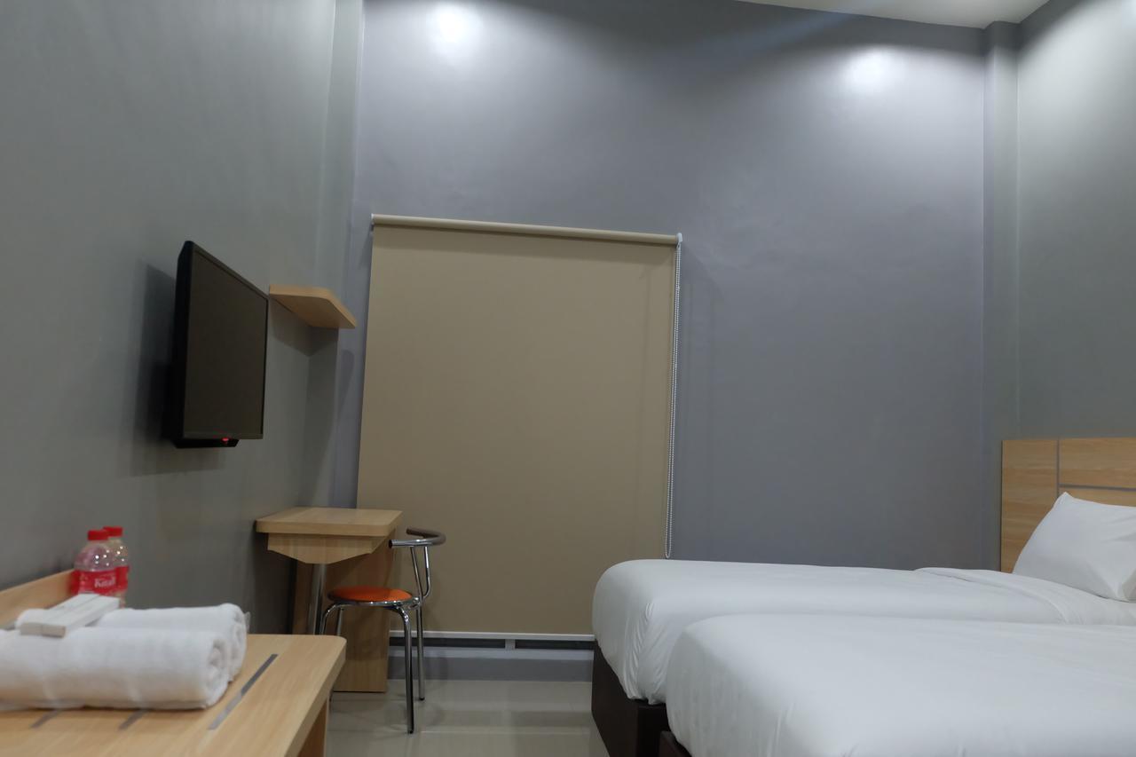 O.R 44 Hotel Bengkulu Esterno foto